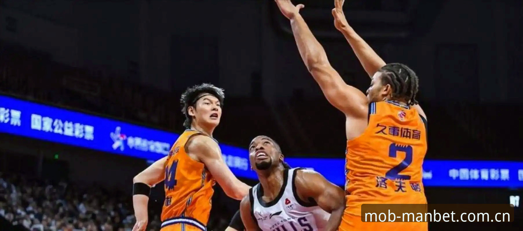 CBA季后赛G4前瞻：上海男篮晋级之路全面解析，板凳深度成关键变量